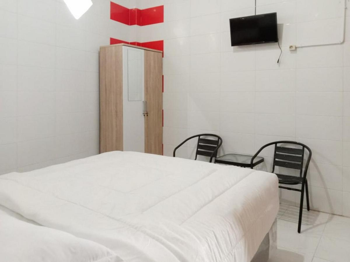 889 Syariah Redpartner Hotel